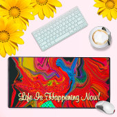 人生が今起こっているモチベーション液化抽象芸術 デスクマット