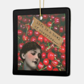 人生とは変わったさくらんぼのボウル セラミックオーナメント (左)