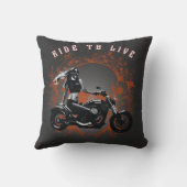 人生に乗る – バイクもしくは自転車に乗る人ガール クッション (裏面)