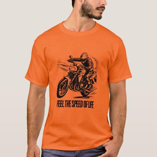 人生のスピードを感じろ、動き出すレーサー Tシャツ (正面)