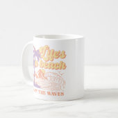 人生のビーチ楽しむ波 コーヒーマグカップ (正面左)