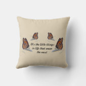 人生の中で最も意味する小さなことだ クッション (裏面)