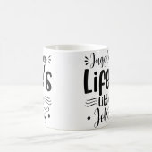 人生の小さなジョークを上手に扱う コーヒーマグカップ (中央)
