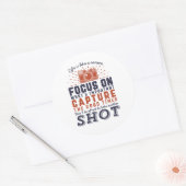 人生はカメラカメラマンの引用文 ラウンドシール (封筒)