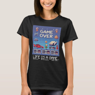 人生はゲームである…：ゲームオーバー（女の女性ゲーマー） Tシャツ