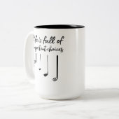 人生はゴルフの重要な選択でいっぱいだ ツートーンマグカップ (正面左)