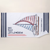 人生はセーリングボート湖の家族の名前でより良い ビーチタオル (正面)