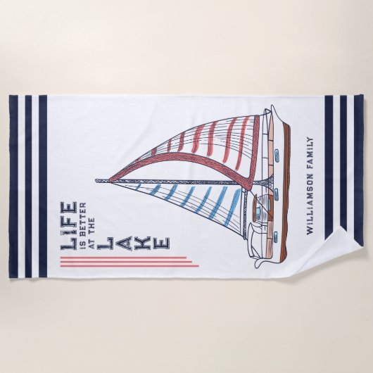 人生はセーリングボート湖の家族の名前でより良い ビーチタオル (正面)