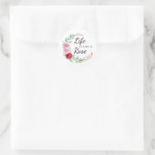 人生はバラの輪の中のバラ文字のようなものだ ラウンドシール (バッグ)