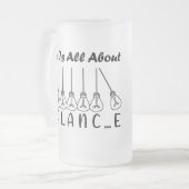 人生はバランスのインスピレーションやる気を起こさせるだ フロストグラスビールジョッキ (正面左)