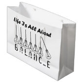 人生はバランスのインスピレーションやる気を起こさせるだ ラージペーパーバッグ (正面アングル)