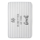 人生はビーチでストライプ良い バスマット (正面縦)