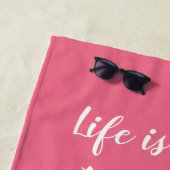 人生はビーチピンクビーチサンダルで良カスタムい ビーチタオル (インサイチュ)