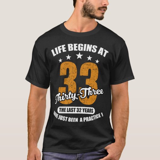 人生は三十三に始まる Tシャツ (正面)