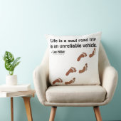 人生は信頼できない車での魂のロードトリップである クッション (椅子)