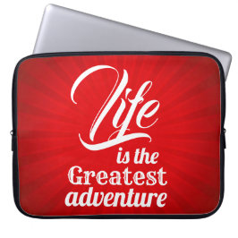 人生は冒険もっとも偉大だ ラップトップスリーブ