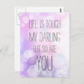 人生は厳しい – 紫の《写真》ぼけ味感動的引用文 ポストカード (正面/裏面)