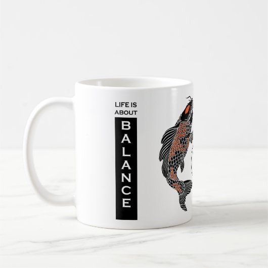 人生は均衡に近い。2つのコイと陰陽記号 コーヒーマグカップ (左)