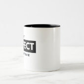 人生は完璧ではないが、あなたの服装は ツートーンマグカップ (中央)