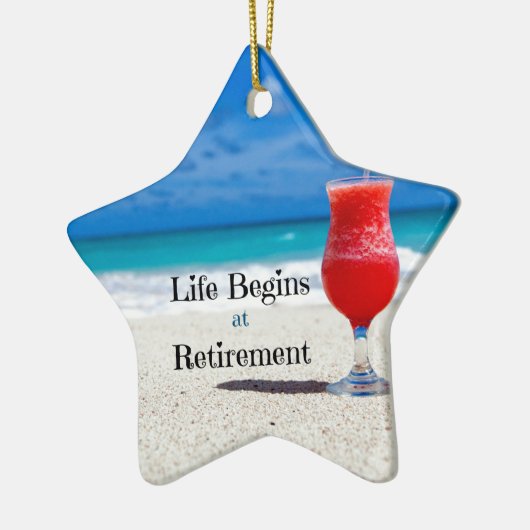 人生は引退から始まり、ビーチで飲霜の降りたむ セラミックオーナメント (左)