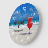 人生は引退から始まり、霜の降りたビーチ ラージ壁時計 (傾斜)