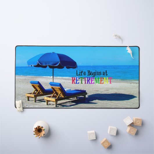 人生は引退から始まる デスクマット (キッズテーブル)