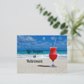 人生は引退で始まる – 霜の降りたビーチで飲む ポストカード (スタンド正面)