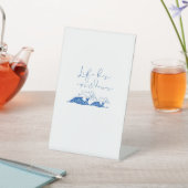 「人生は浮き沈み」手書き引用文と波 台座サイン (インサイチュ)