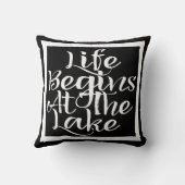 人生は湖から始まる クッション (裏面)