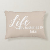 人生は湖ベージュホワイトバケーションでより良い アクセントクッション (正面)