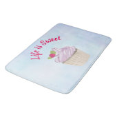 人生は甘いピンクのカップケーキ バスマット (アングル)