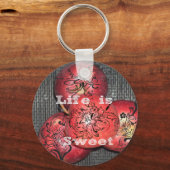 人生は甘い：アップルとフローラモチーフデザイン キーホルダー (正面)