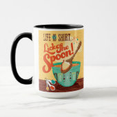 人生は短い、スプーンを舐める マグカップ (左)