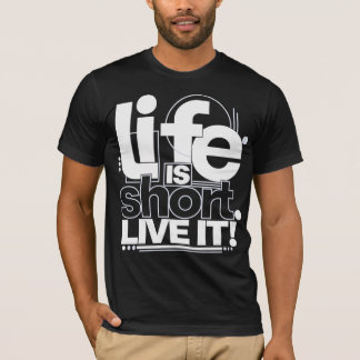 人生は短い。思いっきり生きよう。タイポグラフィTシャツ Tシャツ