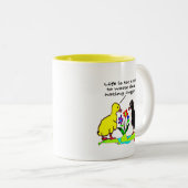 人生は短すぎて誰かを憎む時間を無駄にしない ツートーンマグカップ (正面右)