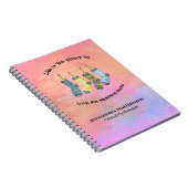人生は短すぎることわざ引用文ピンクのパーソナライズ ノートブック (右側)
