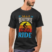 人生は美しい自転車のサイクルサイクリング Tシャツ (正面)