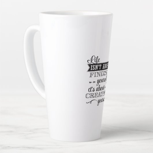 人生は自分を見つけることではなく、crに関するものである カフェラテマグ (左アングル)