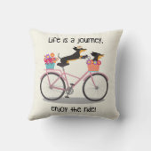 人生は自転車でダックスフントの旅である クッション (裏面)