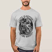 人生は良いバイクもしくは自転車に乗る人 Tシャツ (正面)