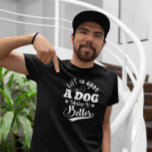 人生は良い、犬は良い Tシャツ<br><div class="desc">白の黒レトロタイポグラフィデザイン – 生活は良い犬は愛犬家のためのより良いデザインにする。</div>