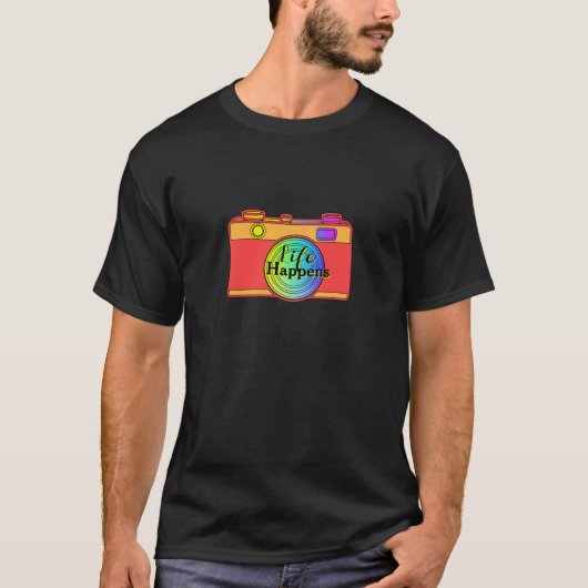 人生は起こるもの カメラ画像 ブラック Tシャツ (正面)