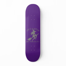 人生は魔女で、それから面白いハロウィーンを飛ぶ