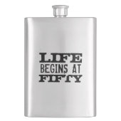 人生は5050おもしろい番誕生日の飲み物のフラスコで始まる フラスク (正面)