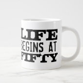 人生は5050番目のおもしろい誕生日ジャンボマグで始まる ジャンボコーヒーマグカップ (右)