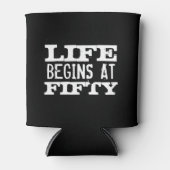 人生は50 50おもしろい誕生日で始まる 缶クーラー (正面)