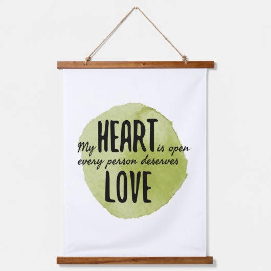 人生を受け入れ前向きるための自己の愛の感情 吊り下げ型タペストリー (正面)