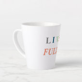 人生を生きるTシャツ カフェラテマグ (左アングル)