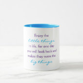 人生楽しむの小さな引用文 マグカップ (中央)