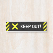 人目を引く、人目を引く「保出て！」 サイン (正面)